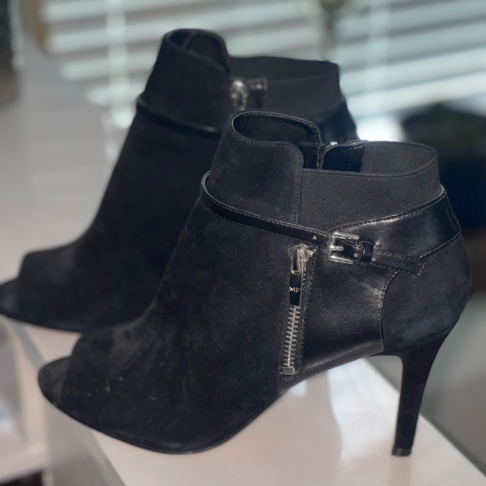Mark Fisher 10M women’s black suede bootie heels, open toe